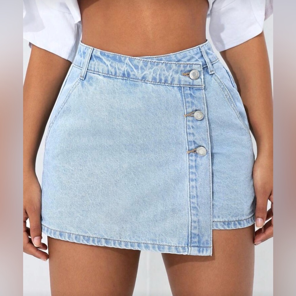 Light Blue Denim Mini Skort with Pockets, Size 10